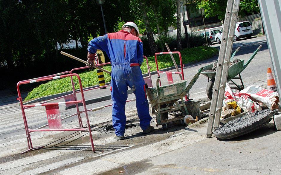 comment déboucher un wc avec une bouteille Montesson